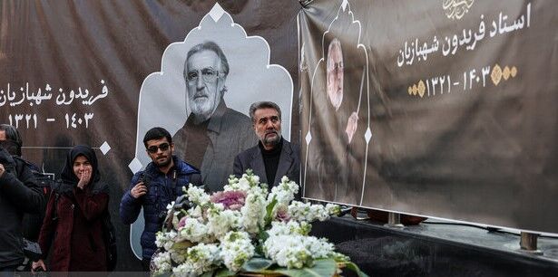 پیکر فریدون شهبازیان تشییع شد؛ بدرقه هنرمندی که با صدای الله اکبر از دنیا رفت


