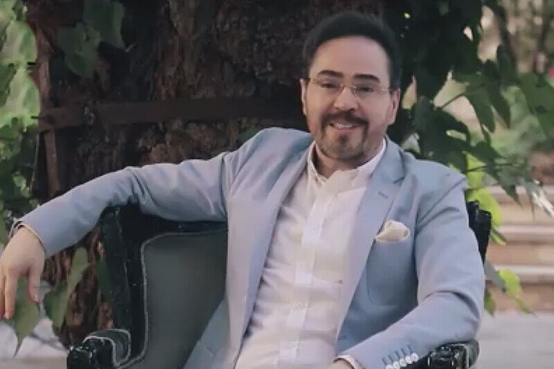 خواننده مشهور دهه ۸۰ و همسرش در یک قاب
