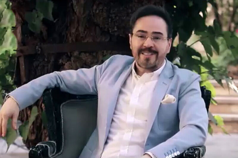 خواننده مشهور دهه ۸۰ و همسرش در یک قاب
