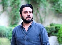 موزیک ویدئوی سینمایی با موزیک «چند سال از امشب بگذره؟» از روزبه بمانی