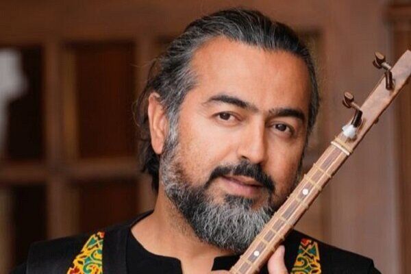 گلچینی از قطعات قدیمی را در جشنواره موسیقی فجر اجرا کردم

