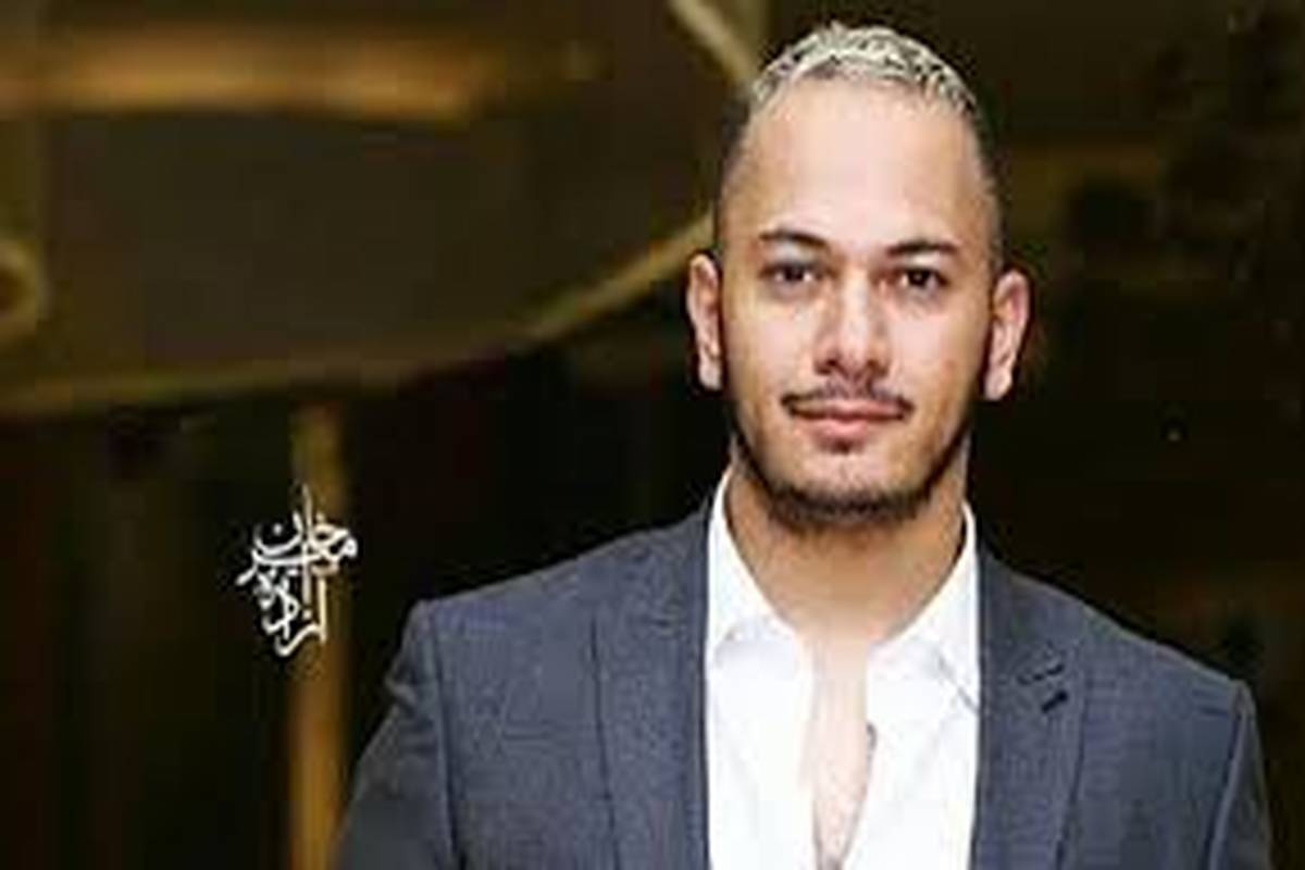اجرای زنده موزیک «غرق گریه» با صدای اشوان