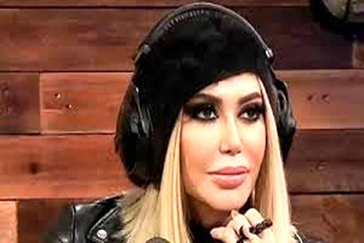 شهره صولتی در کنسرت اخیرش: اگر به ایران برگردم اولین جایی که میرم حرم امام رضاست