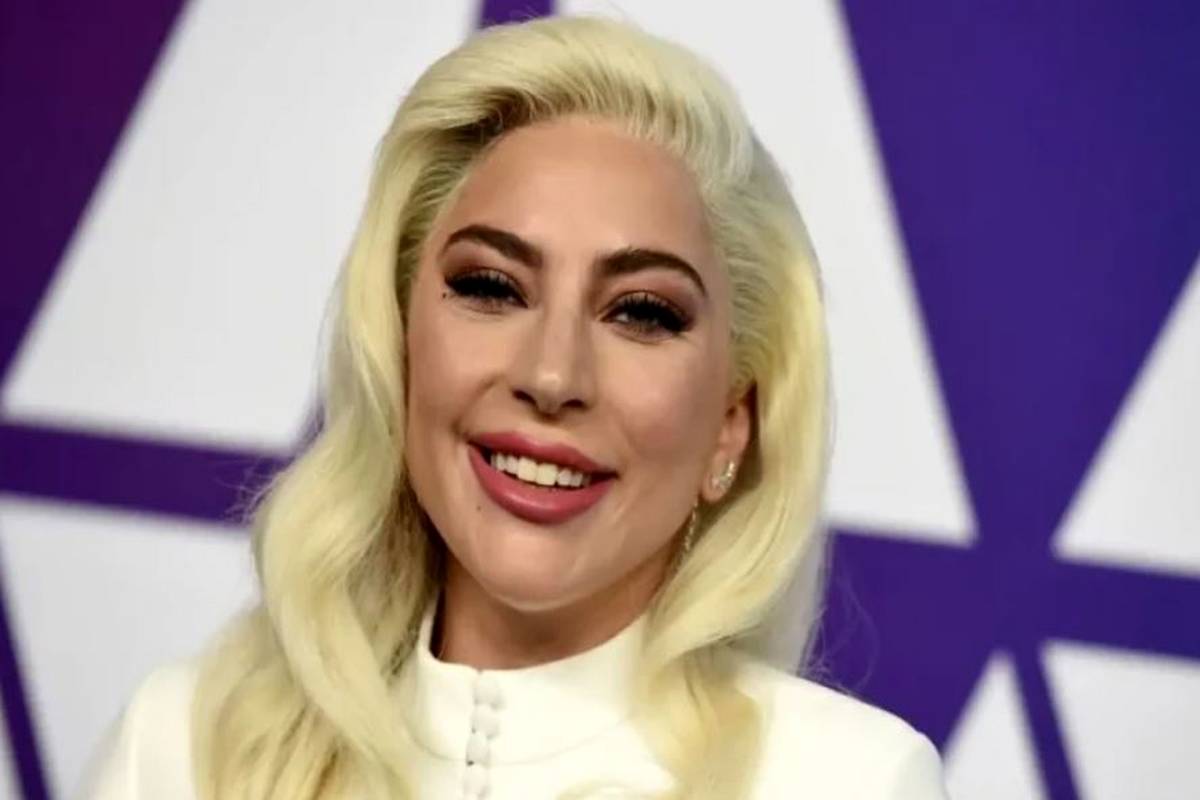 عکس| «لیدی گاگا ۲۳ ساله» در حال اجرا در تورنتو؛ سال ۱۳۸۸