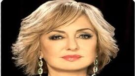 گوگوشِ محجبه در حال اجرا در پاریس در ۲۰ سالگی!