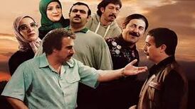 ویدیو اجرای زنده آهنگ تیتراژ سریال «پایتخت» توسط خواننده و نوازنده‌های آن