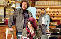 بیوگرافی سینا حجازی و عکس های جذاب این خواننده در دورهمی های خانوادگی‌ش