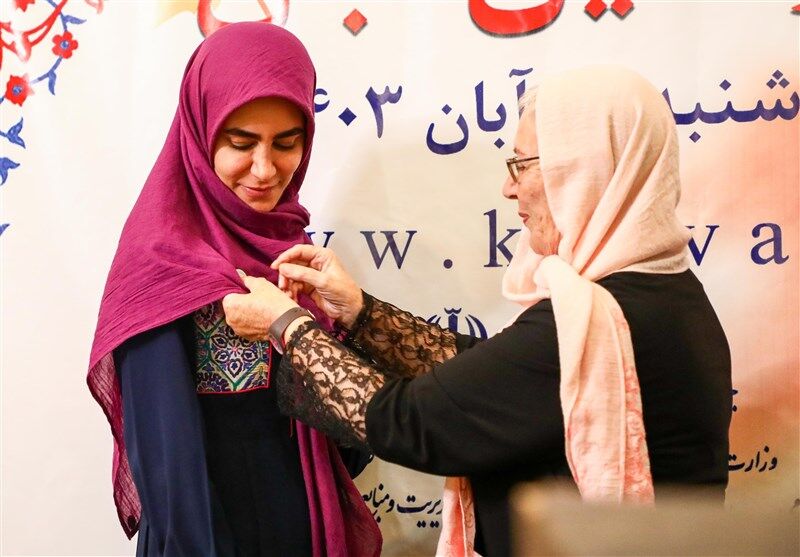 تکریم و پاسداشت هنرمندان پیشکسوت با حضور معاون هنری
