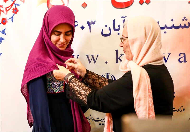 تکریم و پاسداشت هنرمندان پیشکسوت با حضور معاون هنری
