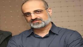 دانلود آهنگ بین زمین و آسمون مونده دل من از محمد اصفهانی