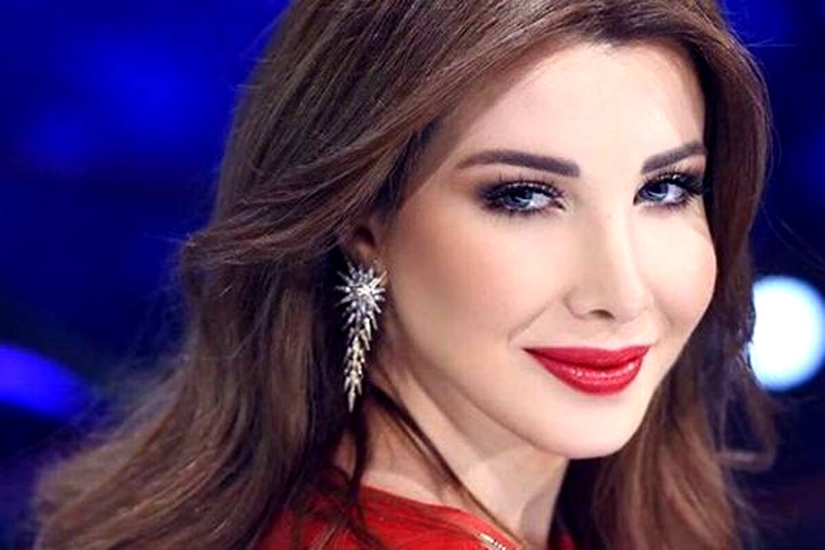 عکس کاپلی نانسی روی یک کشتی تفریحی