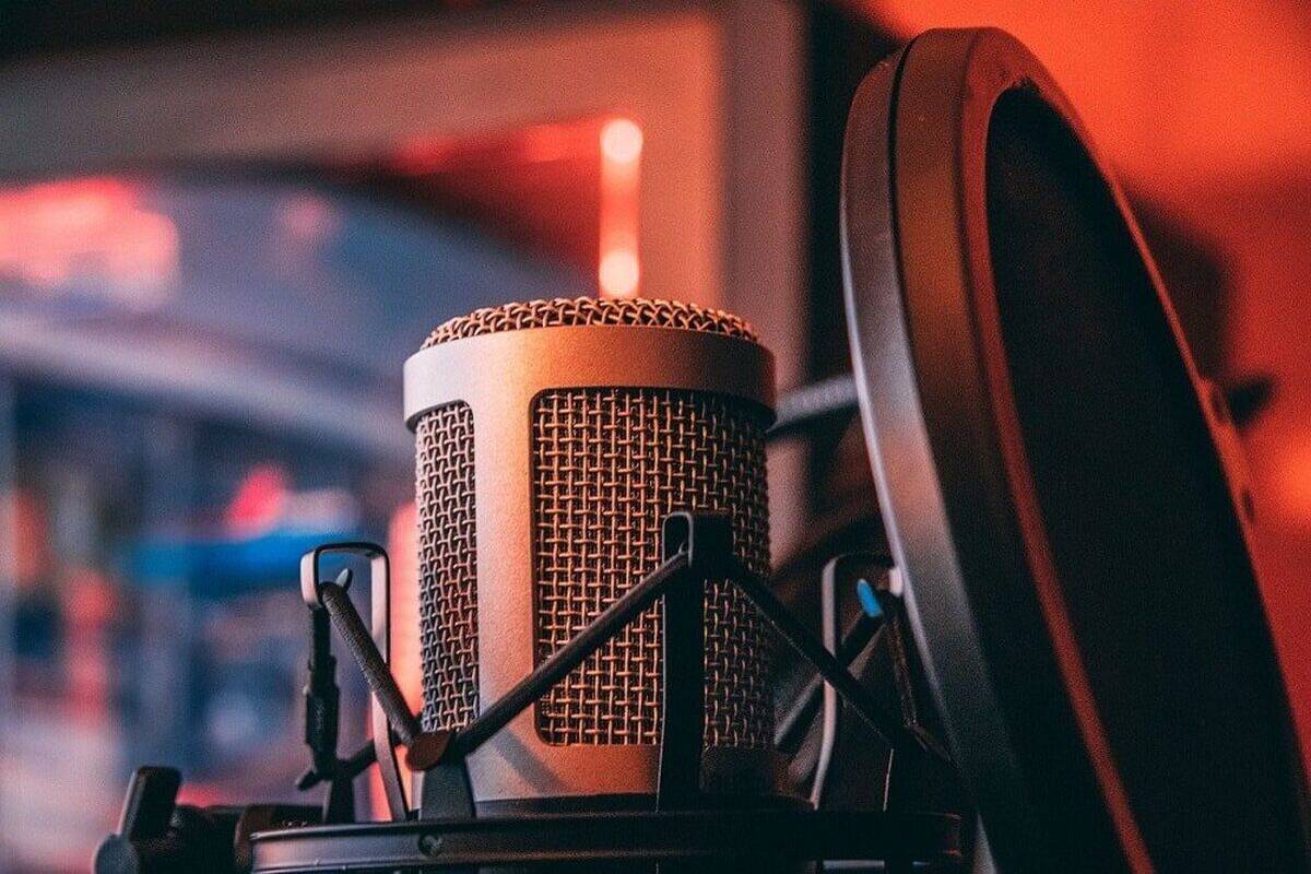 معجزه شرقی؛ طنین صدای شاهرخ در صداوسیما! /ویدئو
