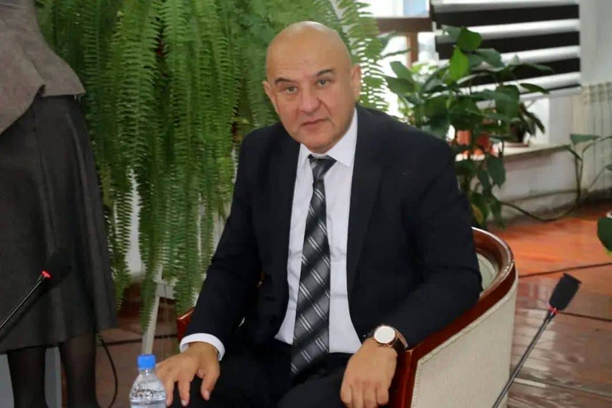 شاعر تاجیک: چو ایران نباشد تن من مباد!