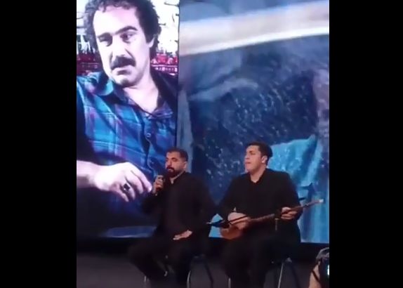 اجرای زنده ترانه سریال «پایتخت» در اکران مردمی