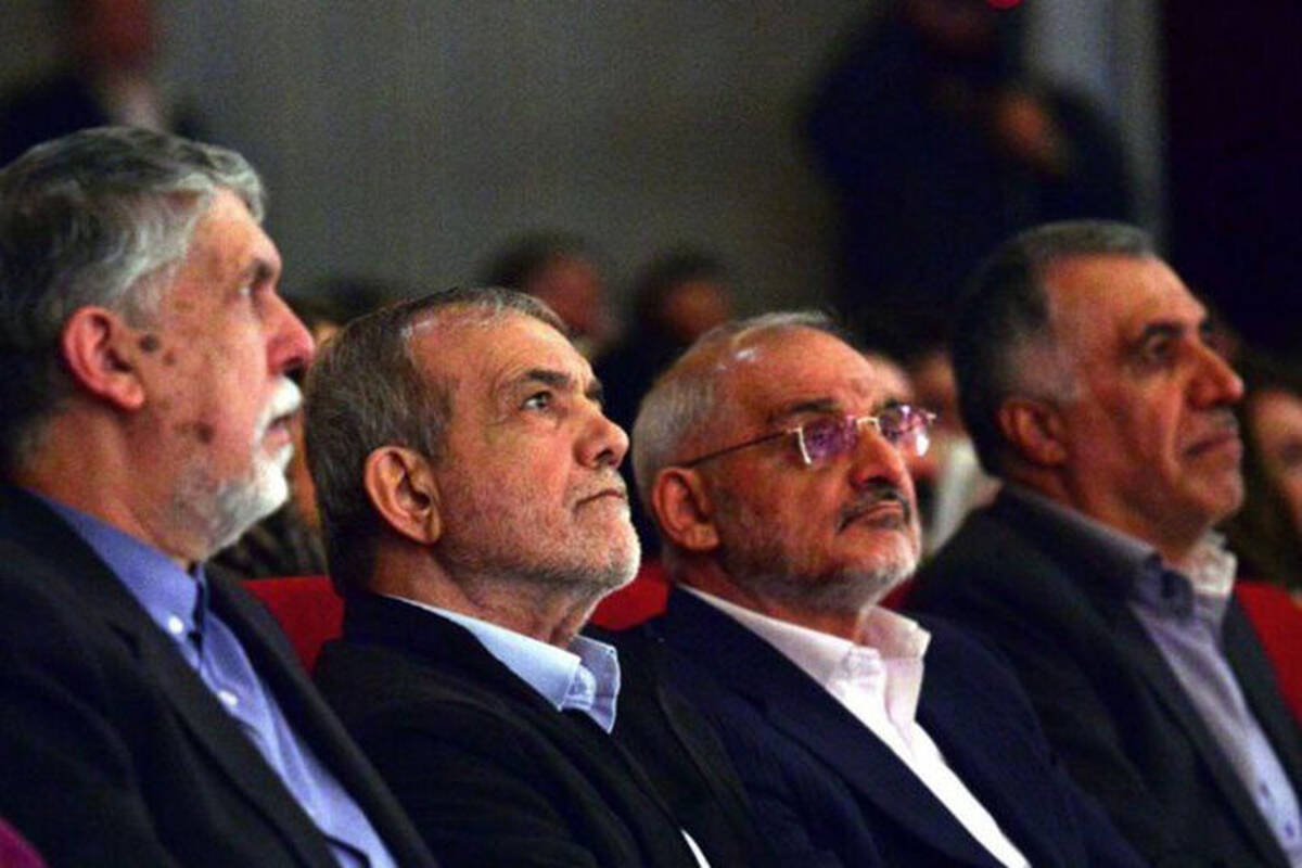 رئیس جمهور به تماشای «سیمرغ» نشست

