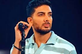 موزیک ویدیو «کلبه» با صدای فرزاد فرزین