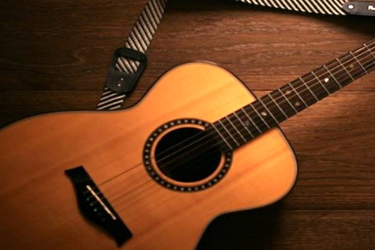 دانلود آهنگ کل ذوق و شوق من از دست داره میره