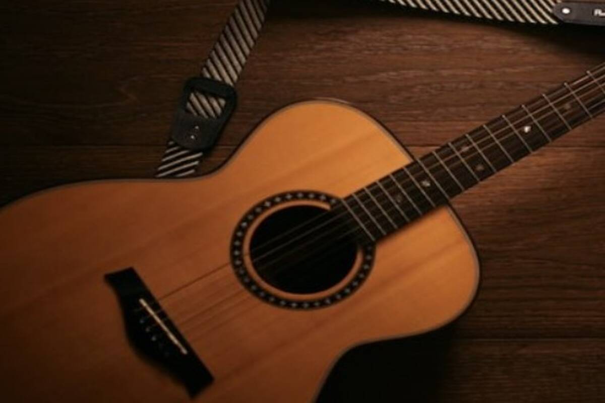 دانلود آهنگ کل ذوق و شوق من از دست داره میره