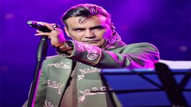آهنگ «قصه عشقی که میگن» با صدای شهرام شکوهی