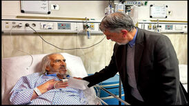 عیادت مسئولان وزارت فرهنگ و ارشاد اسلامی از فریدون شهبازیان

