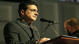 اجرای قطعه پرطرفدار «یک نفس آرزوی تو» توسط همایون شجریان در کنسرت تهران
