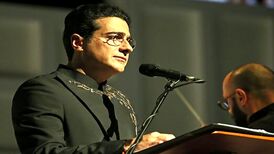 اجرای قطعه پرطرفدار «یک نفس آرزوی تو» توسط همایون شجریان در کنسرت تهران
