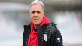 پیانونوازی حمید علیدوستی با پیانوی ناکوک