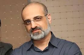 گلایه پسر محمد اصفهانی از پدرش: در تابستان پدرم کولر را خاموش می کند!