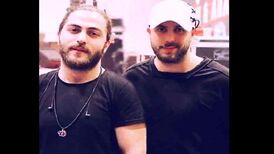 مسیح و آرش خوانندگان پاپ در حرم امام حسین ع
