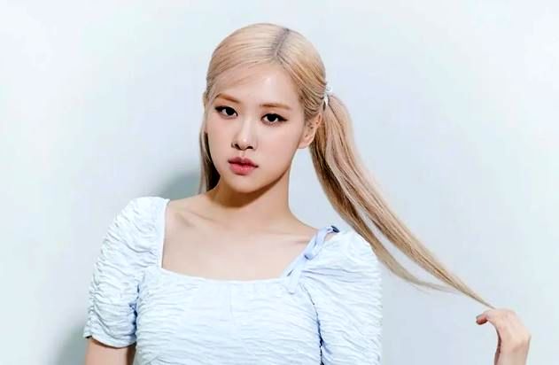 چگونه رُزی پارک از گروه «بلک‌پینک» به یکی از تأثیرگذارترین ستاره‌های کی‌پاپ تبدیل شد؟