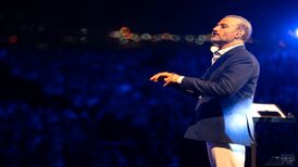 با ۱۴ شب اجرا؛ علیرضا قربانی برای ۱۰۰ هزار نفر می‌خواند