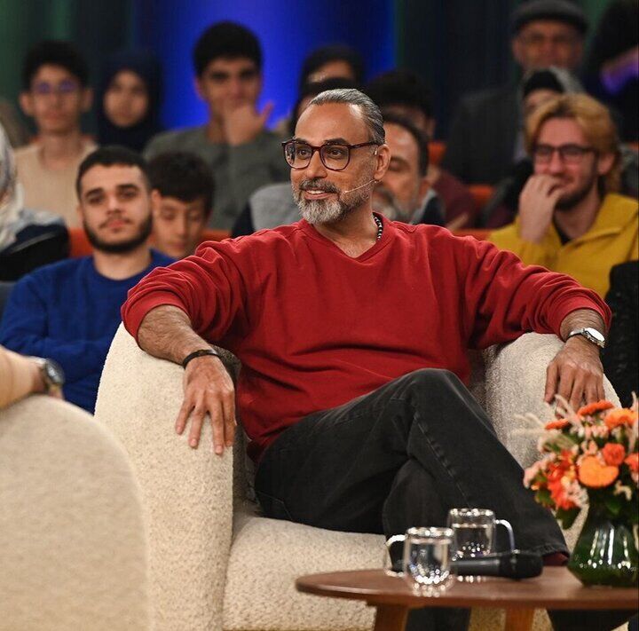 شریفیان مهمان امشب برنامه «۱۰۰۱» محسن کیایی
