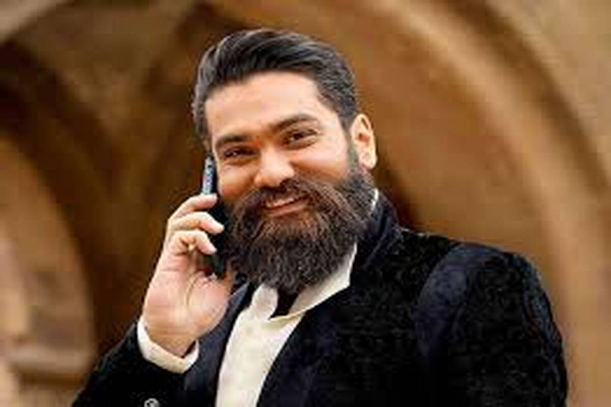 علی زند وکیلی «سوغاتی» هایده را بازخوانی کرد
